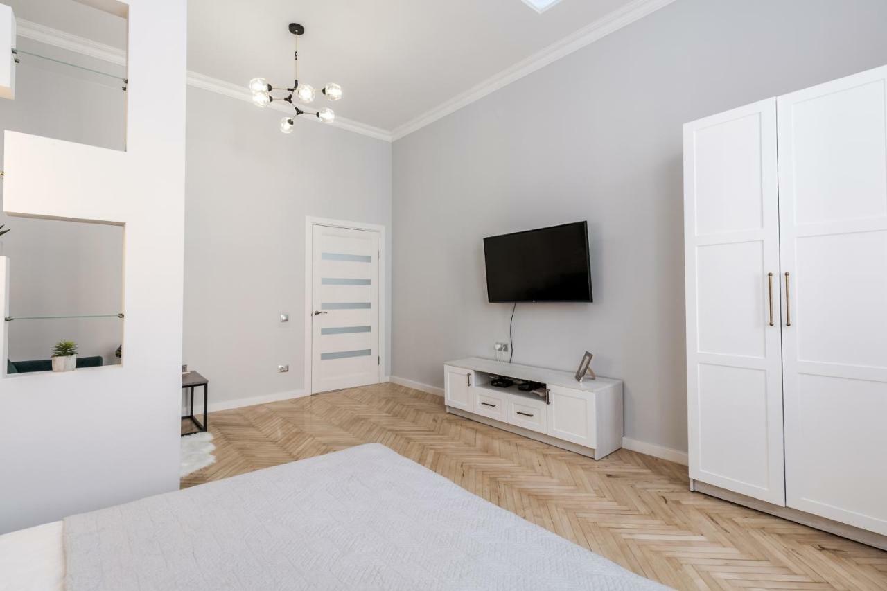 Modern Apartment Lviv Kültér fotó